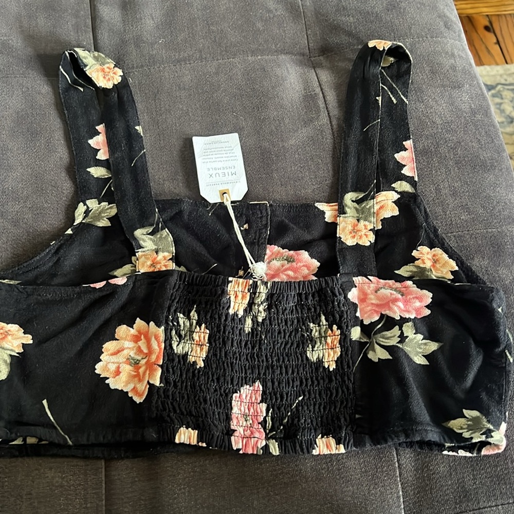 Small NWT American Eagle top - Picture 4 of 4